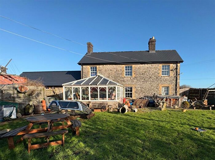 3 Bedroom Detached House For Sale In Detached House With Annexe - Evercreech Junction, BA4