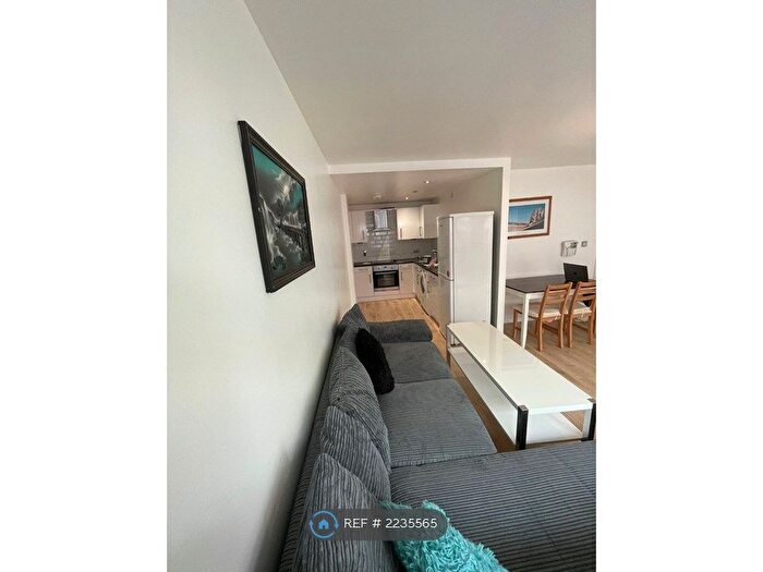 2 Bedroom Flat To Rent In Concord Street, Leeds, LS2