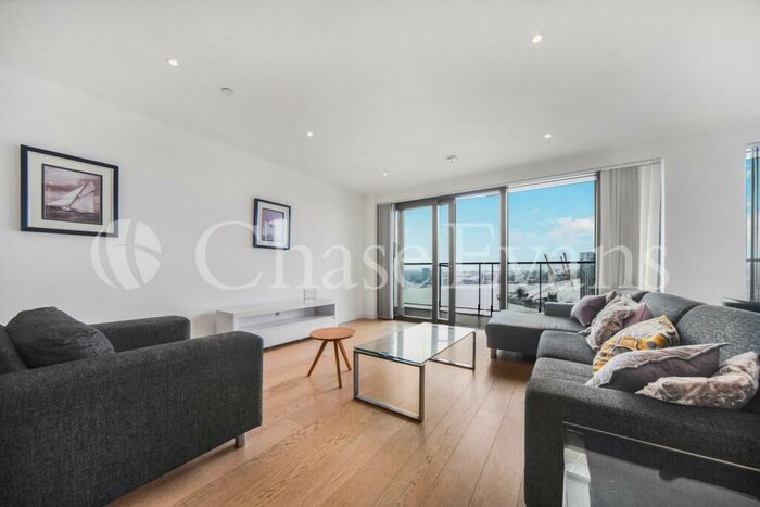 3 Bedroom Apartment To Rent In Horizons Tower, Yabsley Street, Canary Wharf, E14