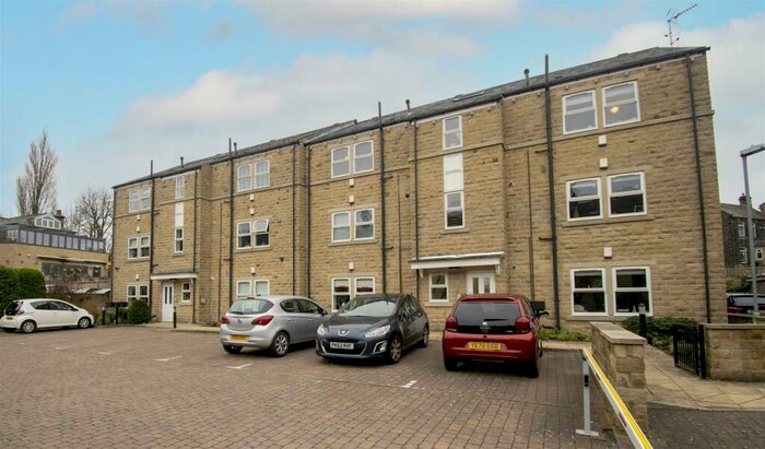 2 Bedroom Flat To Rent In Springfield Court, Guiseley, Leeds, West Yorkshire, Uk, LS20