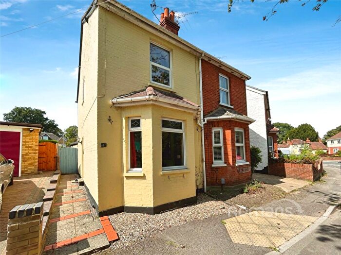 2 Bedroom Semi-Detached House For Sale In Ship Alley, Farnborough, Hampshire, GU14