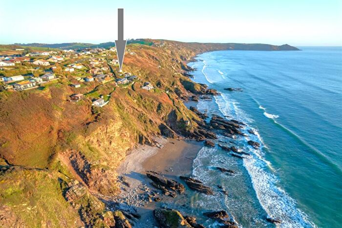 1 Bedroom Chalet For Sale In Whitsand Bay, PL10