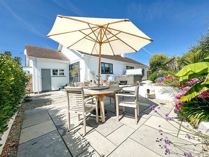 3 Bedroom Detached Bungalow For Sale In Gunwalloe, Helston, TR12