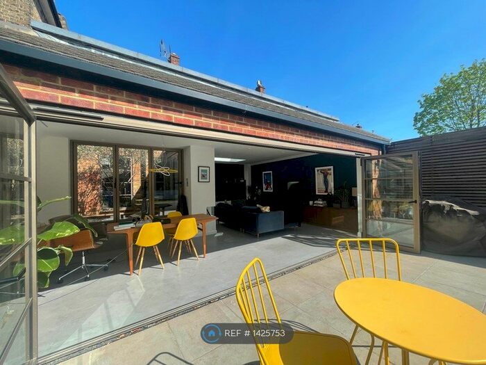 2 Bedroom Semi-Detached House To Rent In Avondale Rise, London, SE15