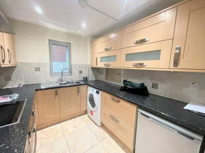 2 Bedroom Apartment To Rent In Turnstone Wharf, Castle Boulevard, Nottingham, NG7