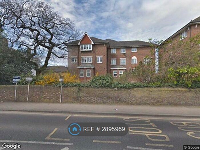2 Bedroom Flat To Rent In Fawcett Close, London, SW16