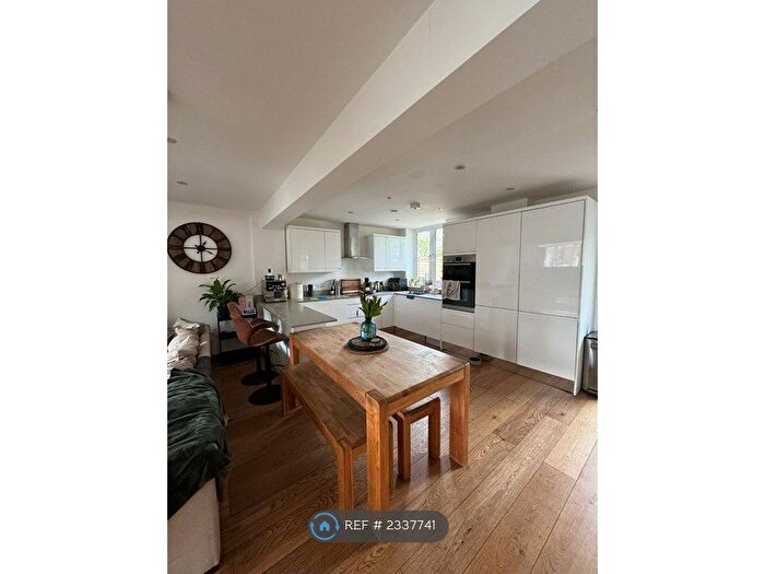 4 Bedroom Semi-Detached House To Rent In Summerlea Court, Basingstoke, RG25