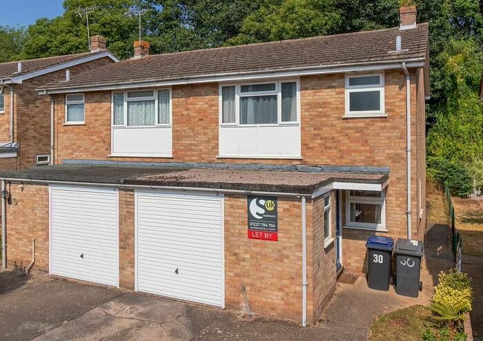 3 Bedroom Semi-Detached House To Rent In St Michaels Road, Canterbury, CT2