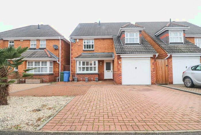 4 Bedroom Detached House To Rent In Wisley Gardens, Farnborough, GU14