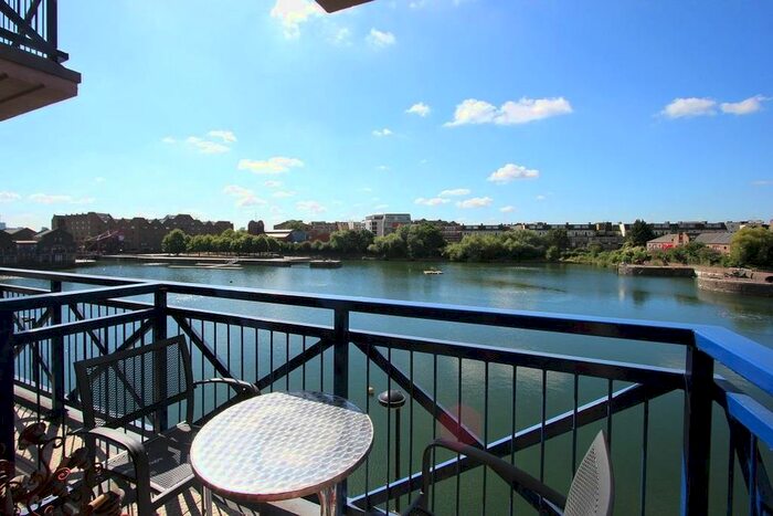 2 Bedroom Flat To Rent In Newlands Quay, London, E1W