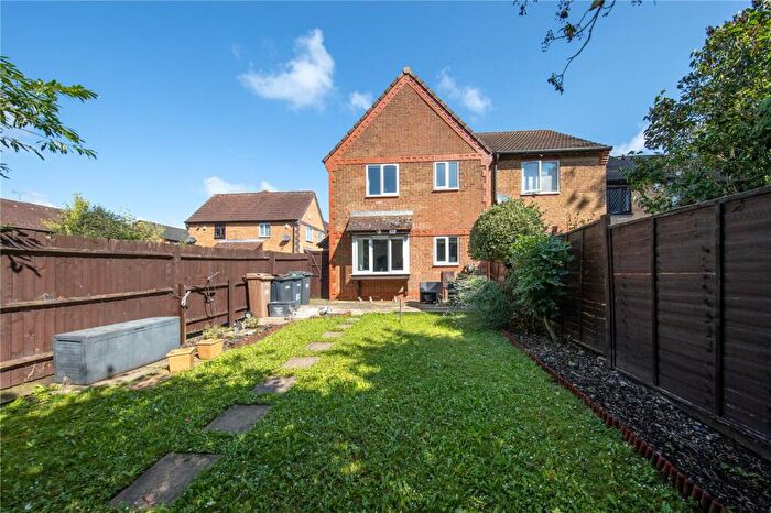 1 Bedroom End Of Terrace House For Sale In Malthouse Green, Luton, Bedfordshire, LU2