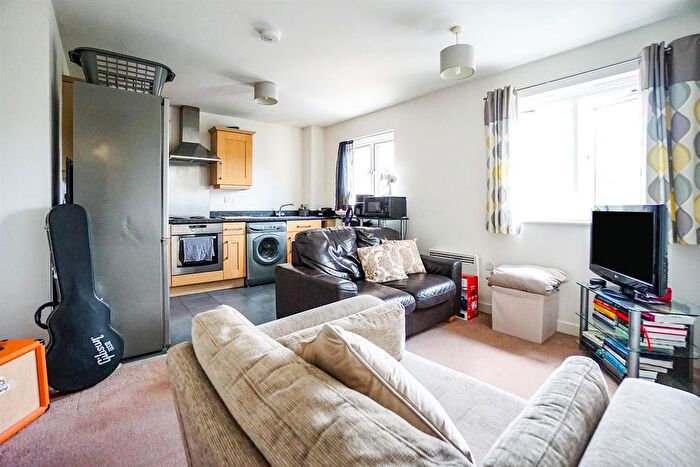 1 Bedroom Flat For Sale In Horse Chestnut Close, Chesterfield, S40