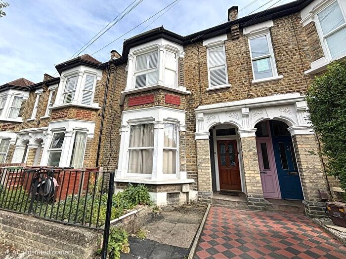 2 Bedroom Flat To Rent In Morley Road, Leyton, E10