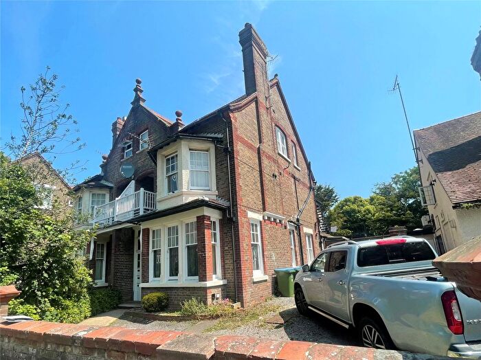 1 Bedroom Flat To Rent In Granville Road, Littlehampton, West Sussex, BN17