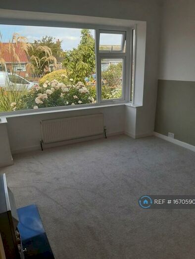 2 Bedroom Bungalow To Rent In North Drive, Thornton-Cleveleys, FY5