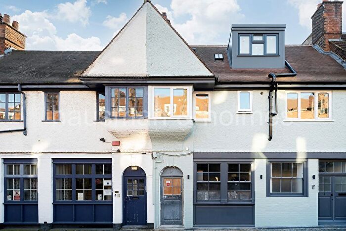 1 Bedroom Flat To Rent In Accommodation Road, Golders Green, NW11