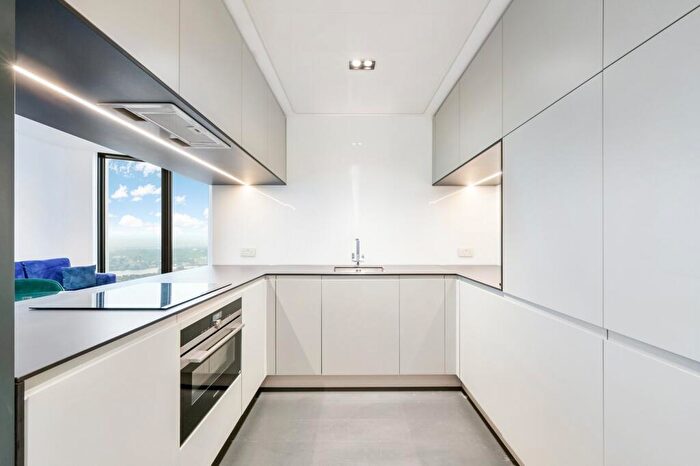 2 Bedroom Flat To Rent In Amory Tower, Marsh Wall, E14