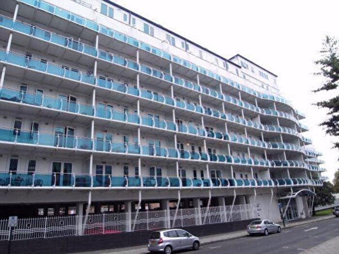 2 Bedroom Flat To Rent In Platinum House, Lyon Road, Harrow, HA1