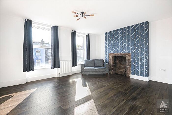 2 Bedroom Flat To Rent In Camden High Street, London, NW1