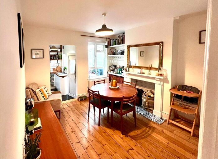 2 Bedroom Terraced House For Sale In Edgehill Street, Reading, RG1