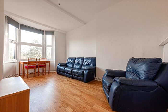 1 Bedroom Apartment For Sale In Woodstock Road, Stroud Green, London, N4