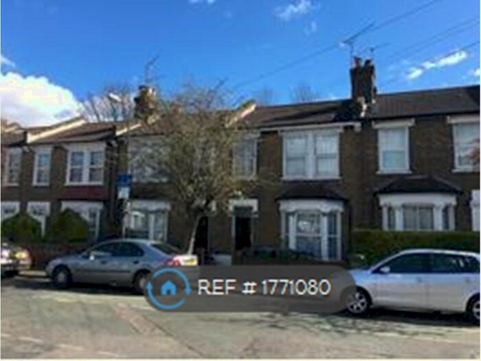 3 Bedroom Flat To Rent In Aldeburgh Street, London, SE10