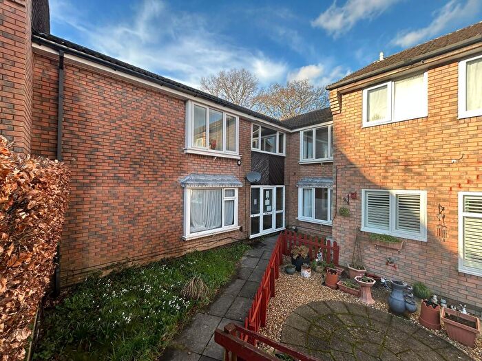 Apartment To Rent In Creedy Gardens, West End, Southampton, SO18
