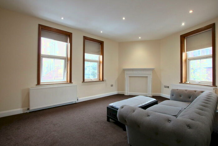 3 Bedroom Flat To Rent In High Road, Willesden Green, NW10