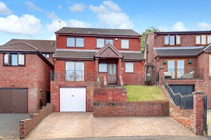 4 Bedroom Detached House For Sale In Pilkington Road, Nottingham, NG3