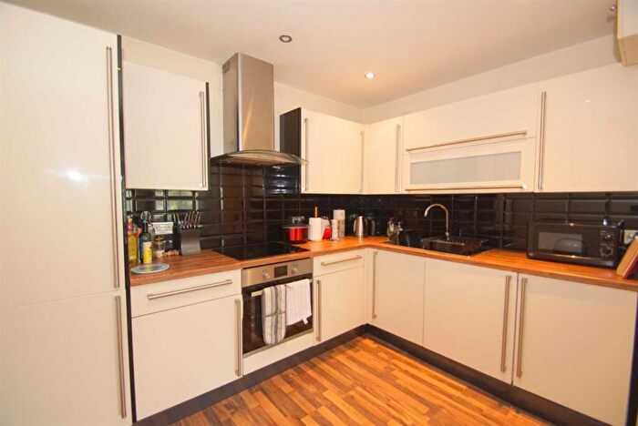 2 Bedroom Flat To Rent In Stainbeck Road, Chapel Allerton, Leeds, LS7