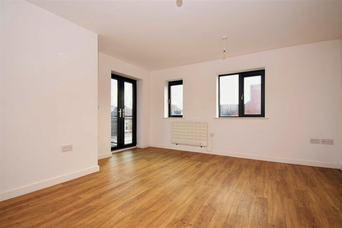 2 Bedroom Flat To Rent In Mary Street, Scunthorpe, DN15