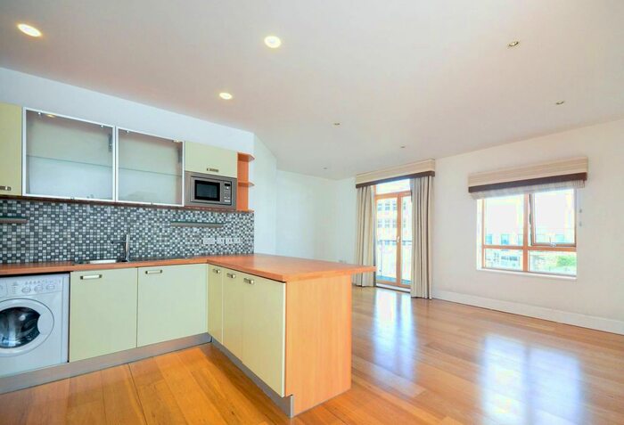 2 Bedroom Flat To Rent In Epsom Road, Guildford, GU1