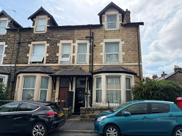 2 Bedroom Flat For Sale In Grove Park Terrace, Harrogate, HG1