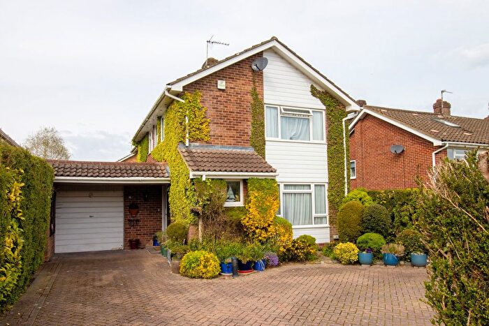 3 Bedroom Detached House For Sale In Beech Road, Alresford, SO24