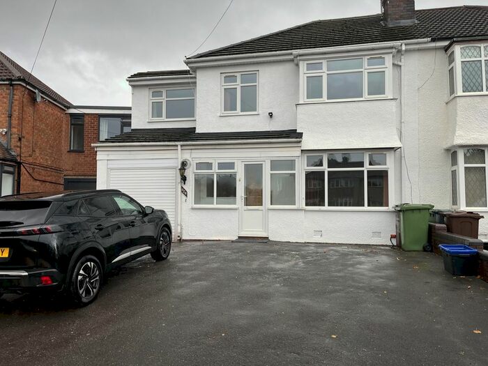 5 Bedroom Semi-Detached House To Rent In Old Lode Lane, Solihull, West Midlands, B92