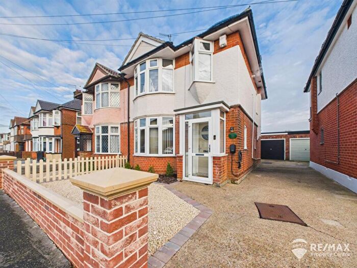 3 Bedroom Semi Detached House For Sale In Shaftesbury Avenue, Dovercourt, Harwich, CO12
