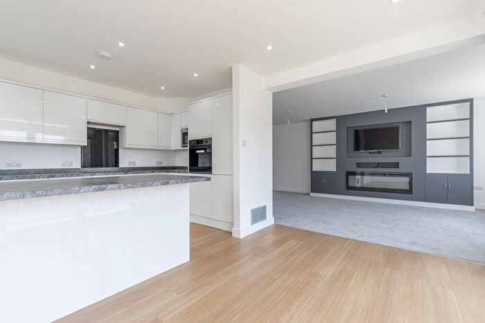 2 Bedroom Apartment To Rent In Lakeside Court, East Approach Drive, Cheltenham, GL52