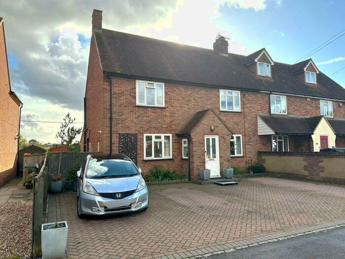 3 Bedroom Semi-Detached House For Sale In Bennetts Lane, Rowsham, Aylesbury, Buckinghamshire, HP22