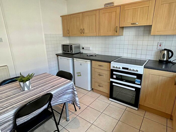4 Bedroom Flat To Rent In Ampthill Square, Euston, Camden, Ucl, West End, Eversholt Street, Bloomsbury, London, NW1
