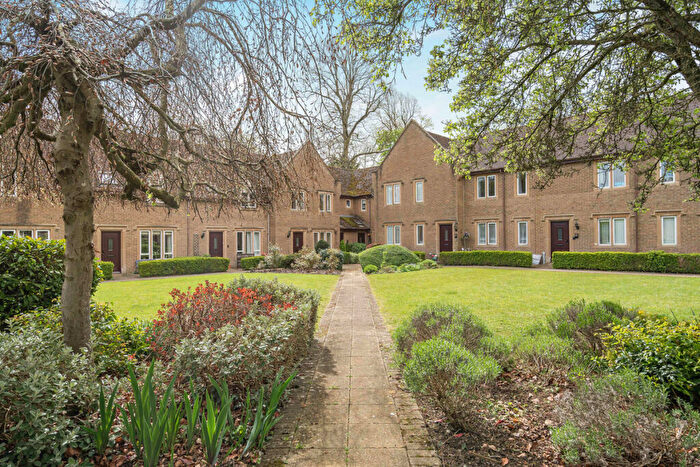 2 Bedroom Apartment For Sale In The Quadrangle, Bicister, OX26