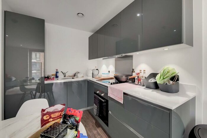 1 Bedroom Flat To Rent In Compton House, Woolwich, London, SE18