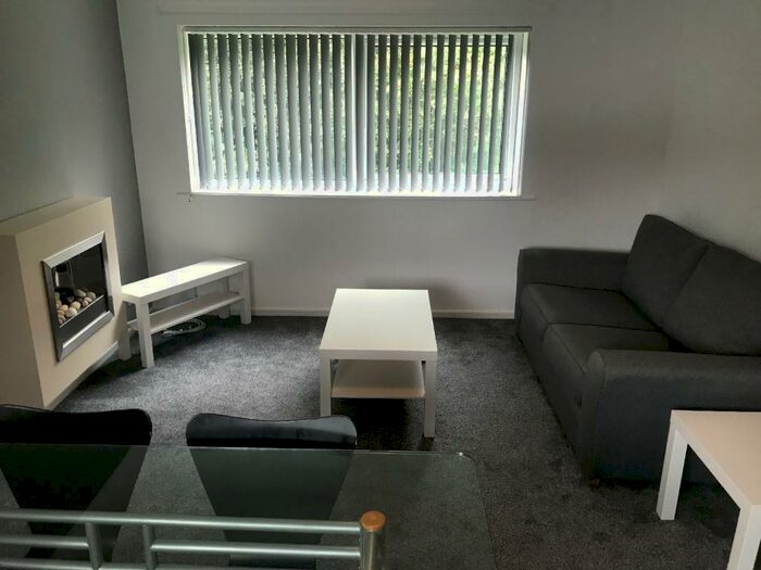 2 Bedroom Flat To Rent In Calderdale, Wollaton, Nottingham, Nottinghamshire, NG8