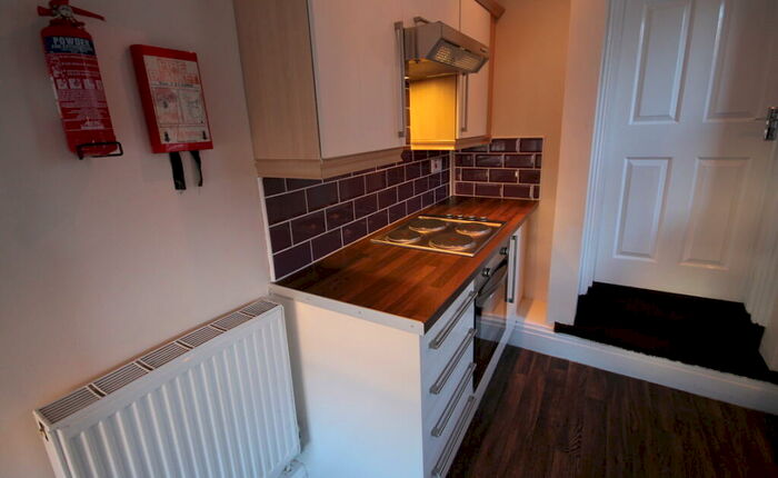 6 Bedroom Maisonette To Rent In Cavendish Road, Newcastle Upon Tyne, NE2