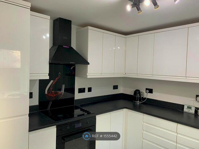 1 Bedroom Flat To Rent In Desborough Ave, High Wycombe, HP11