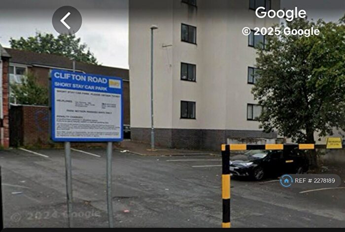 2 Bedroom Flat To Rent In Albion Mews, Manchester, M25