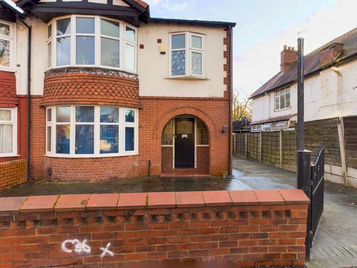 5 Bedroom Semi-Detached House To Rent In Brook Road, Fallowfield, Manchester, M14