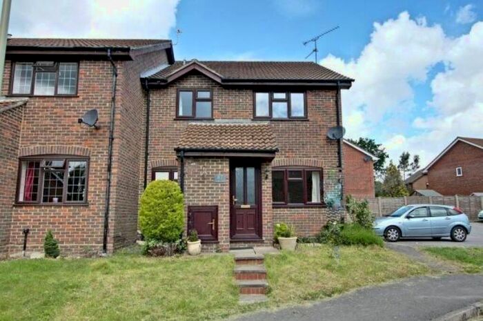 2 Bedroom Terraced House To Rent In Ravenscroft, Hook, RG27