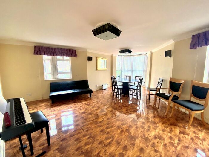 3 Bedroom Flat To Rent In Greycoat Street, Westminster, London, SW1P