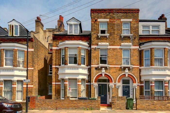 2 Bedroom Flat To Rent In Arlingford Road, London, SW2