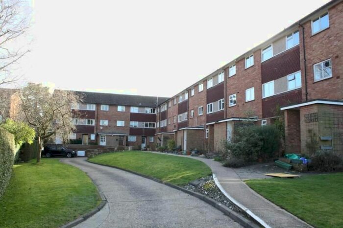 2 Bedroom Maisonette To Rent In Merrow Court, Levylsdene, Surrey, GU1